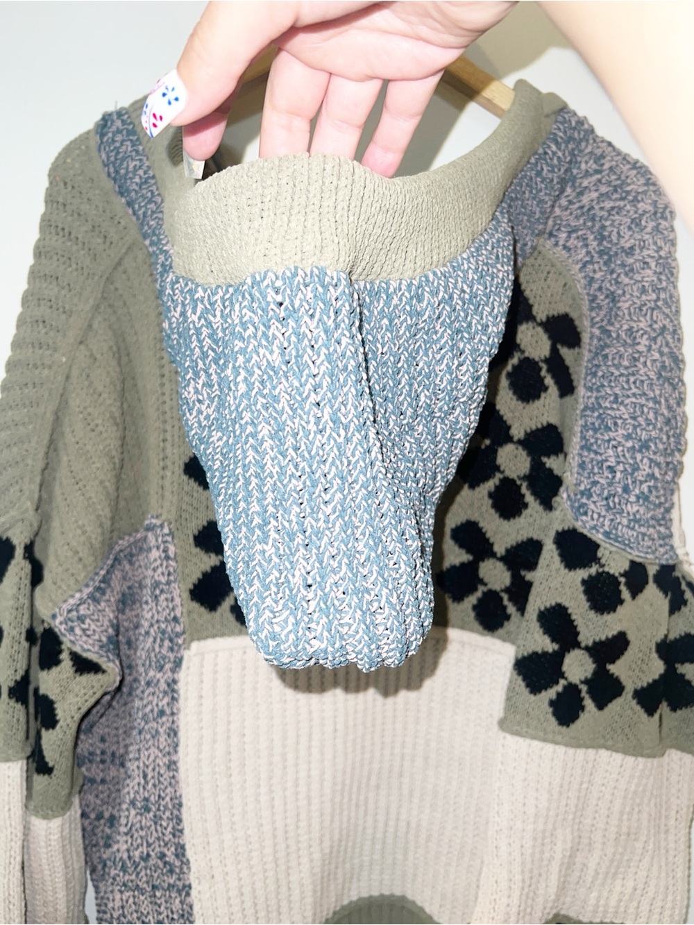 POL Patchwork Hooded Cardigan Sweater Olive, Cream & Black with floral & hearts - Picture 7 of 9